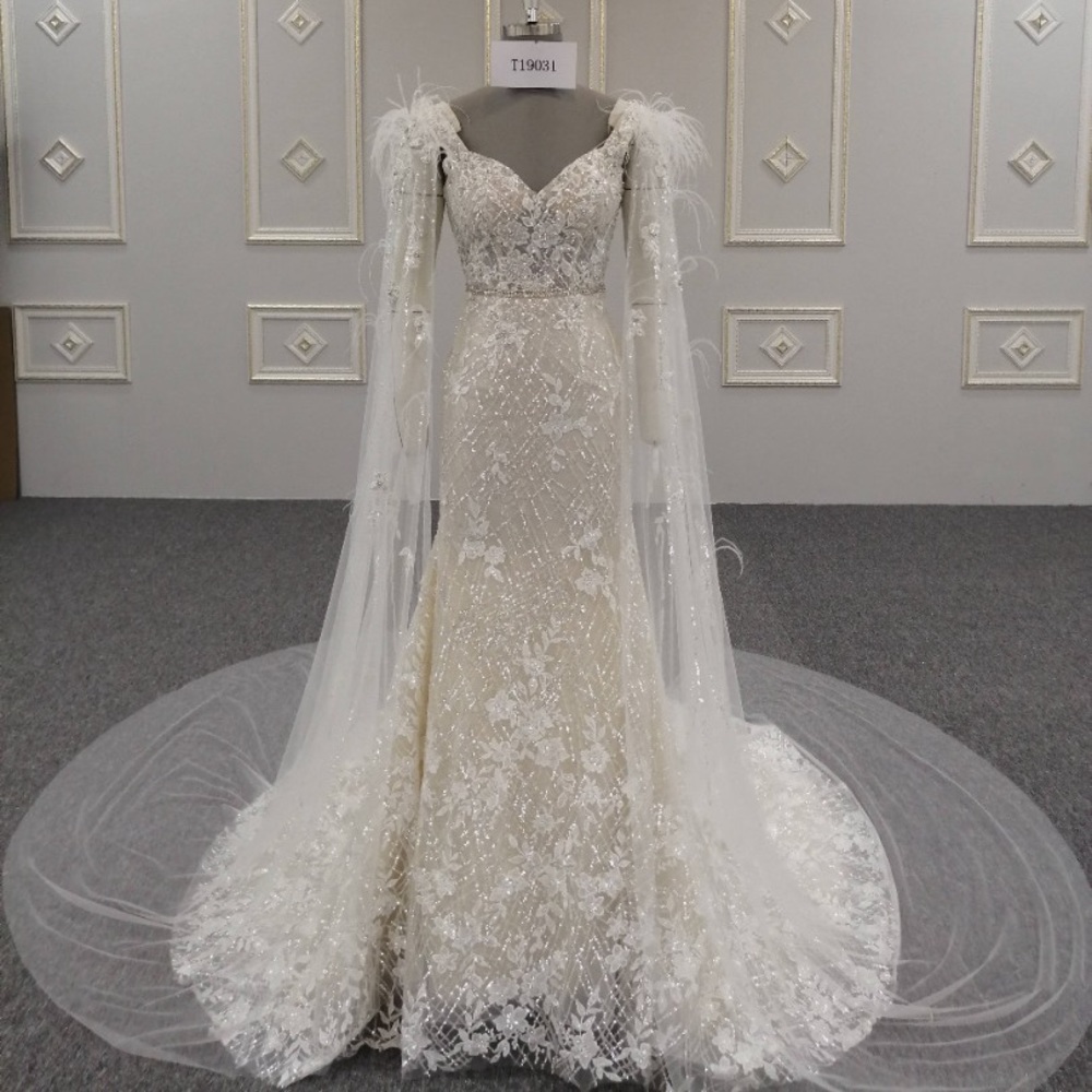 Many wedding dresses available - Picture 8 of 16